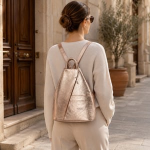 Women’s Italian Leather Convertible Backpack Vera Pelle Anti-Theft Rucksack in Rose Gold