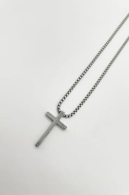 Cross Pendant Necklace in Silver