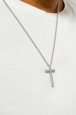 Cross Pendant Necklace in Silver