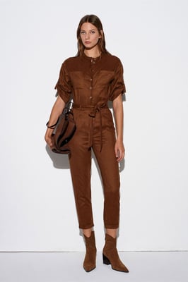 Rechtemojige Satijnen Korte Mouwen Jumpsuit