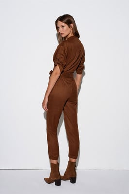 Rechtemojige Satijnen Korte Mouwen Jumpsuit