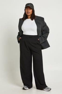 Plus Boohoo Basics Tailored Wide Leg Trouser