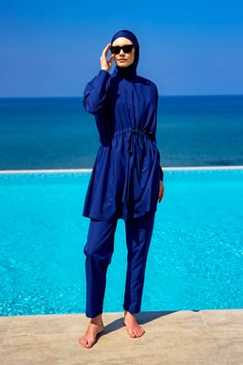 Andalus Burkini-set met volledige dekking en kleurrijke ruches aan de voorkant