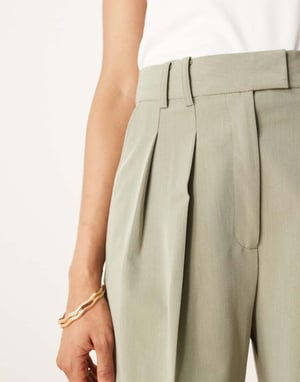 ASOS DESIGN Tall tailored wide leg trousers with pleat detail in khaki