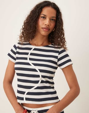 ASOS DESIGN baby tee med knapppdetail i marinblått och vitt randig koord