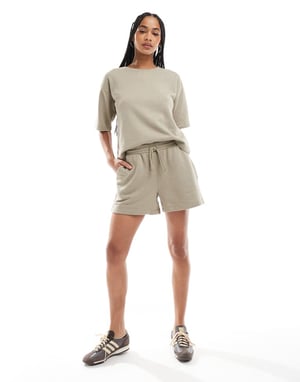 Vero Moda kortärmad sweatshirt-top i laurel oak
