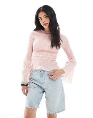 ASOS DESIGN topp med volangärm i rosa