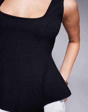 ASOS DESIGN premium ponte cinchmidja korsett-topp i svart