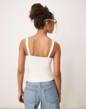 Abercrombie & Fitch topp med hjärtformad halsringning i offwhite med kontrast