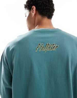 Hollister baggy t-shirt med motivdetaljer i grön