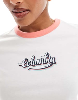 Columbia Rolling Bend grafisk t-shirt i vitt