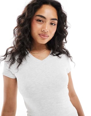 ASOS DESIGN v-ringad baby t-shirt i isgrå marl
