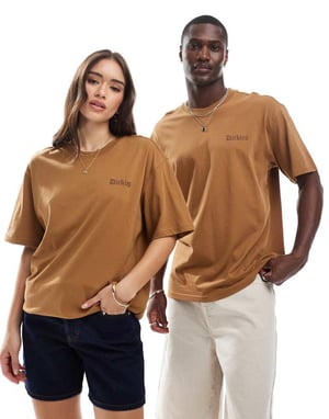 Dickies djuprotad grafisk t-shirt med ryggtryck i brun tan - exklusiv för ASOS