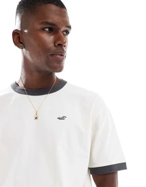 Hollister ikon tvättad boxy oversized t-shirt med kontrasterande halsöm i beige