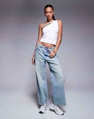 ASOS DESIGN dubbel lager enaxlad topp med remdetalj i vitt