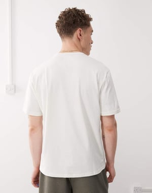 Timberland bröstgrafik logotyp t-shirt i vitt