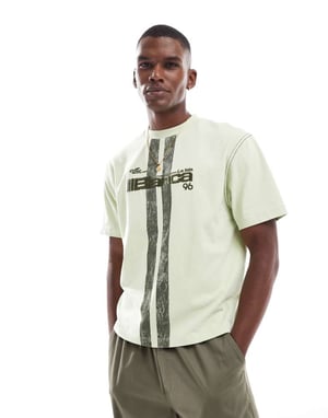 ASOS DESIGN tyngd boxig oversized t-shirt med textbroderi i tvättad grön