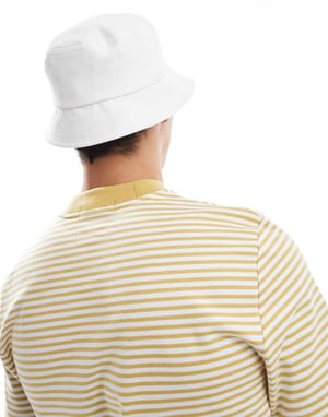 Fred Perry piké bucket hat i vitt