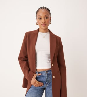 ASOS DESIGN Lång format hip blazer i choklad