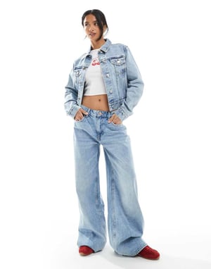 Miss Selfridge Petite denimjacka i ljusblå tvätt