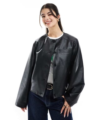 ASOS DESIGN kragefri ren läderlook-jacka i svart