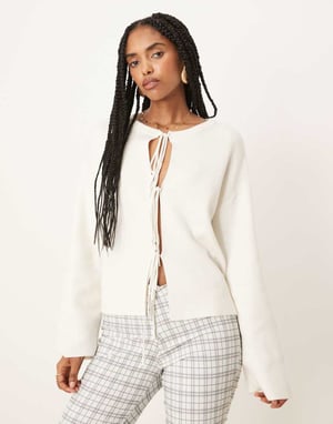 Gina Tricot lättstickad knytcardigan i krämfärg
