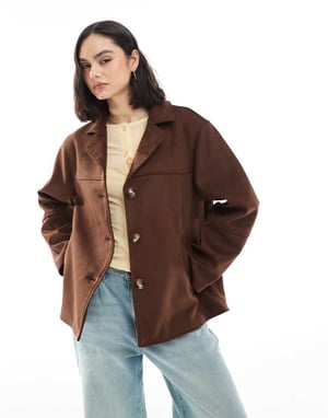 ASOS DESIGN jacka i faux mocka med knäppning fram i mocha