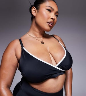 ASOS DESIGN Curve exklusiv kontrastbindning smal cropped bikiniöverdel i svart