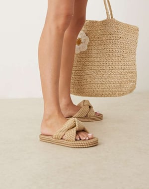 ASOS DESIGN Josie chunky knutjellytoffel sandaler i guld