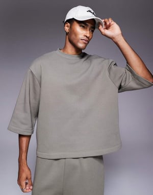 ASOS DESIGN avslappnad 3/4-ärmad sweatshirt i khaki