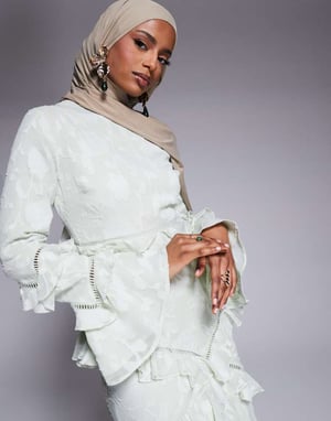 ASOS DESIGN jacquard volang långärmad maxiklänning i salviagrön