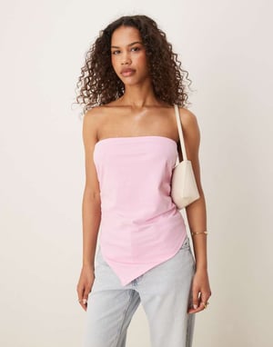 ASOS DESIGN rynkad asymmetrisk bandeau i rosa