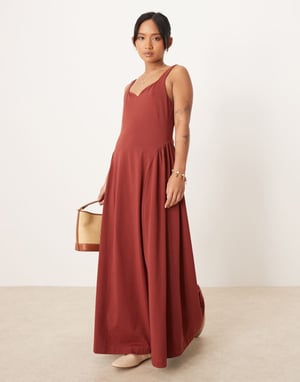 ASOS DESIGN Petite sommar maxikjol med full kjol i rostfärg