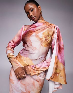 ASOS DESIGN draperad satinkjol med bias maxi-kjol och scarföverdrag i överväldigande blommönster