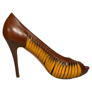Alexander McQueen Colorblock Pumps in Brown Leather