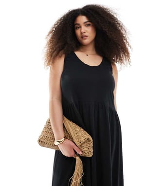 ASOS DESIGN Curve rynkad scoop smock midi klänning i svart