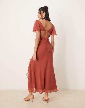 ASOS DESIGN klänning med spetsdetaljer och volangärmar, split midaxi med öppen rygg i rostfärg