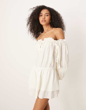 ASOS DESIGN bomulls-bardot volang mini klänning i krämfärg