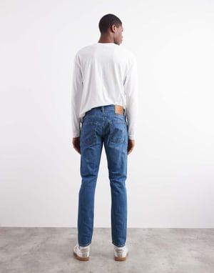 Levi's 512 slim tapered jeans i medelblå tvätt
