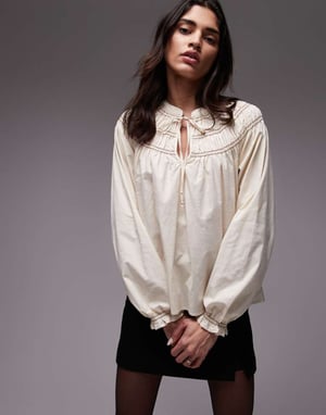 Resume boho oversized blus i creme