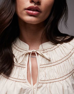 Resume boho oversized blus i creme