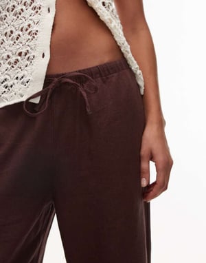 Topshop mid-rise linnebyxa i awkward längd i choklad