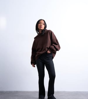 Topshop Petite smal ribbad utsvängd byxa i svart