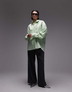 ASOS DESIGN oversized skjorta med knappdetalj bak i grön