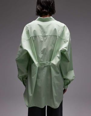 ASOS DESIGN oversized skjorta med knappdetalj bak i grön
