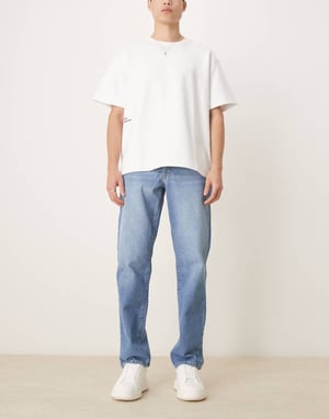 ASOS DESIGN raka jeans ljus tvätt blå