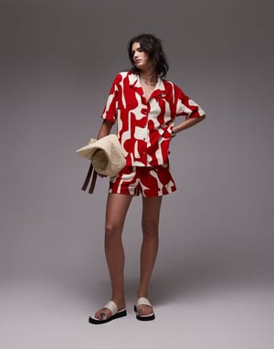 Topshop abstrakt mönster frotté shorts set i röd