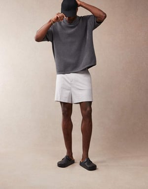ASOS DESIGN smarta bermudashorts i linneblandning i ljusgrått