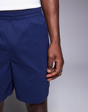 The North Face Class V Pathfinder logoshorts i marinblå