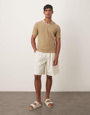 ASOS DESIGN smarta bermudashorts i buttermilk-textur